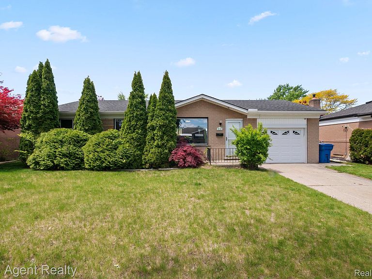 29639 Malvina Drive, Warren