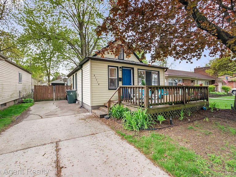 21718 Elizabeth Street, St. Clair Shores